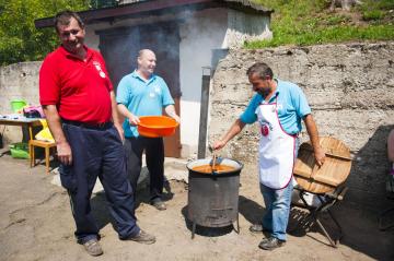 3.ročník súťaže vo varení gulášu 8.8.2015 3.ročník súťaže vo varení gulášu 8.8.2015